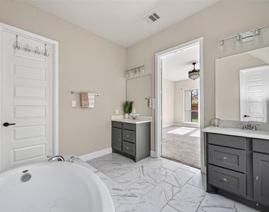 7211 Sylvan Birch Trail - Photo Thumbnail 24