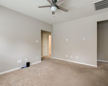 115 W Burberry Circle - Photo Thumbnail 13