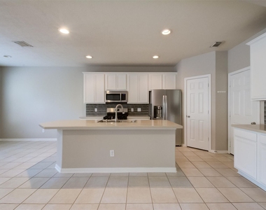 115 W Burberry Circle - Photo Thumbnail 9