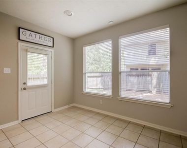 115 W Burberry Circle - Photo Thumbnail 10