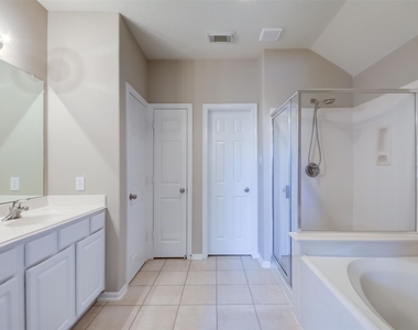115 W Burberry Circle - Photo Thumbnail 16