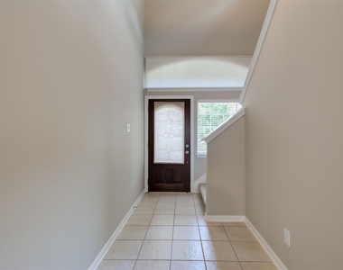 115 W Burberry Circle - Photo Thumbnail 2