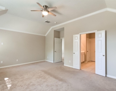 115 W Burberry Circle - Photo Thumbnail 14