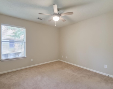 115 W Burberry Circle - Photo Thumbnail 20