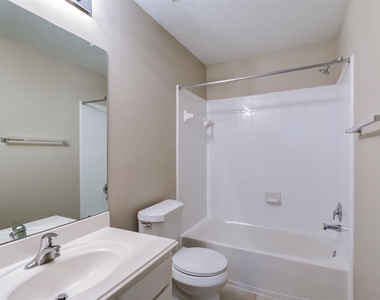 115 W Burberry Circle - Photo Thumbnail 18