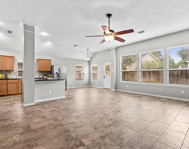12719 Hart Hollow Lane - Photo Thumbnail 6