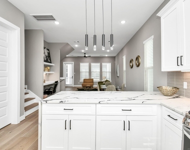 316 Thornton Road - Photo Thumbnail 13