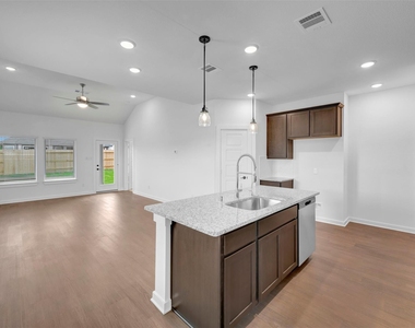 32518 Lantana Fields Road - Photo Thumbnail 6