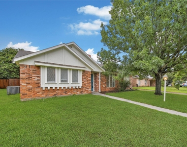 626 Park Knoll Lane - Photo Thumbnail 19
