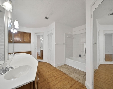 626 Park Knoll Lane - Photo Thumbnail 13