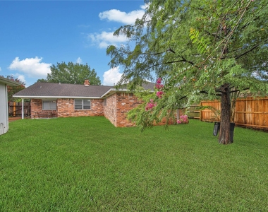 626 Park Knoll Lane - Photo Thumbnail 23