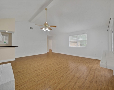 626 Park Knoll Lane - Photo Thumbnail 6