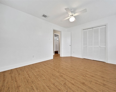 626 Park Knoll Lane - Photo Thumbnail 12