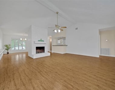 626 Park Knoll Lane - Photo Thumbnail 2