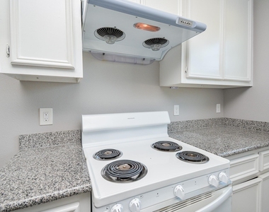 7611 Dyer Street - Photo Thumbnail 12