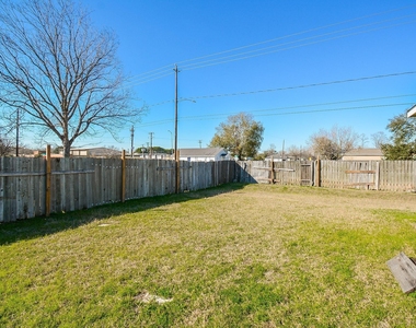 7611 Dyer Street - Photo Thumbnail 25