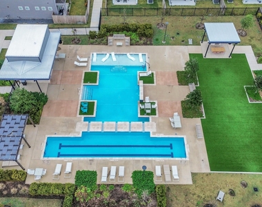 8207 Rising Stream Drive - Photo Thumbnail 4