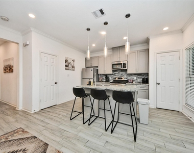 7980 Ethel Street - Photo Thumbnail 8