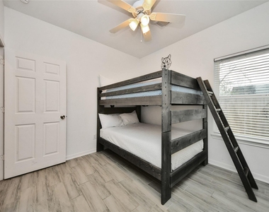 7980 Ethel Street - Photo Thumbnail 12