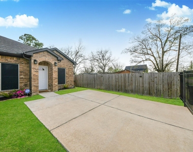 7980 Ethel Street - Photo Thumbnail 1