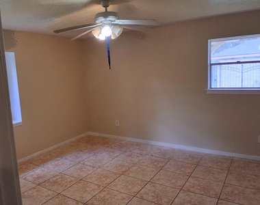 4315 Baneway Drive - Photo Thumbnail 7