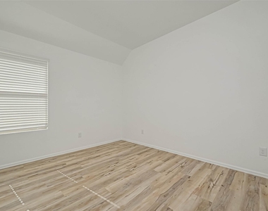 21343 Bering Reach Drive - Photo Thumbnail 21