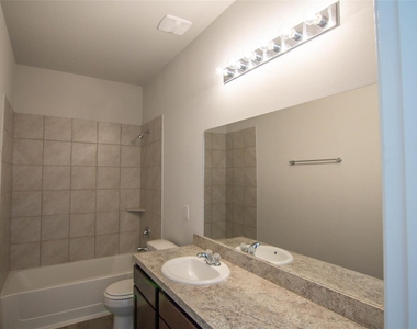 5622 Adelaide River Drive - Photo Thumbnail 7
