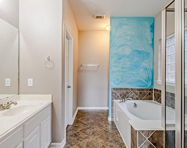 7507 Trail Hollow - Photo Thumbnail 22