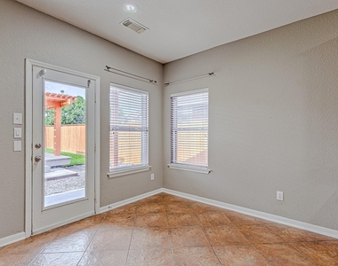 7507 Trail Hollow - Photo Thumbnail 14