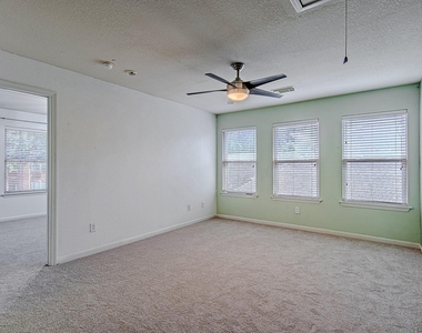 7507 Trail Hollow - Photo Thumbnail 26