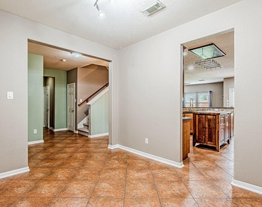 7507 Trail Hollow - Photo Thumbnail 10
