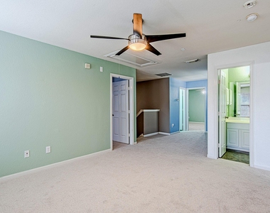 7507 Trail Hollow - Photo Thumbnail 27