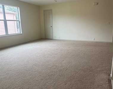 2842 Sandberry Drive - Photo Thumbnail 16