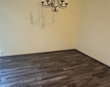 2842 Sandberry Drive - Photo Thumbnail 12