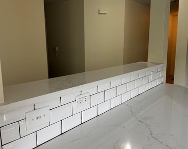 2842 Sandberry Drive - Photo Thumbnail 8