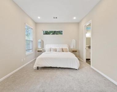 5620 Madison Street - Photo Thumbnail 8
