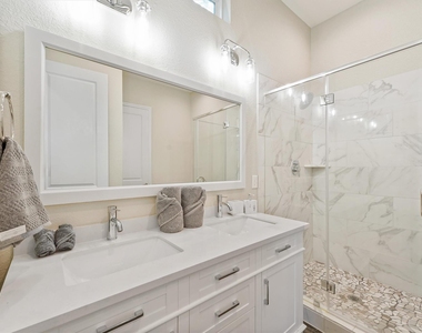 5620 Madison Street - Photo Thumbnail 9