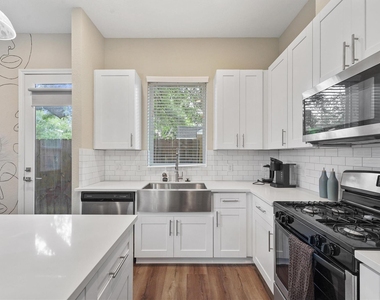 5620 Madison Street - Photo Thumbnail 5