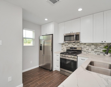 15426 Appleridge Drive - Photo Thumbnail 4