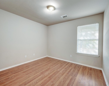 16535 Cairngrove Lane - Photo Thumbnail 23