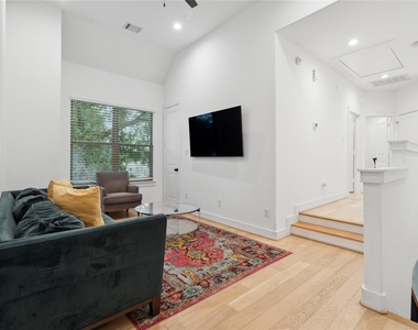 2607 Rosalie Street - Photo Thumbnail 11