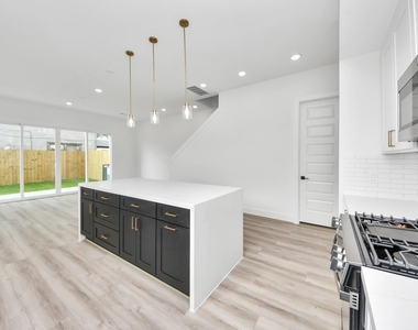 2408 Lorraine Street - Photo Thumbnail 14