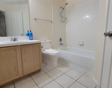 4831 Dark Canyon Court - Photo Thumbnail 6