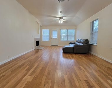 4831 Dark Canyon Court - Photo Thumbnail 20