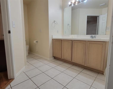 4831 Dark Canyon Court - Photo Thumbnail 3