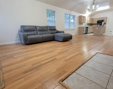 4831 Dark Canyon Court - Photo Thumbnail 15