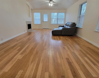 4831 Dark Canyon Court - Photo Thumbnail 11