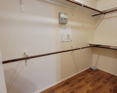 4831 Dark Canyon Court - Photo Thumbnail 2