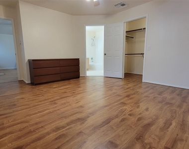 4831 Dark Canyon Court - Photo Thumbnail 16