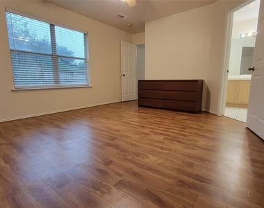 4831 Dark Canyon Court - Photo Thumbnail 17
